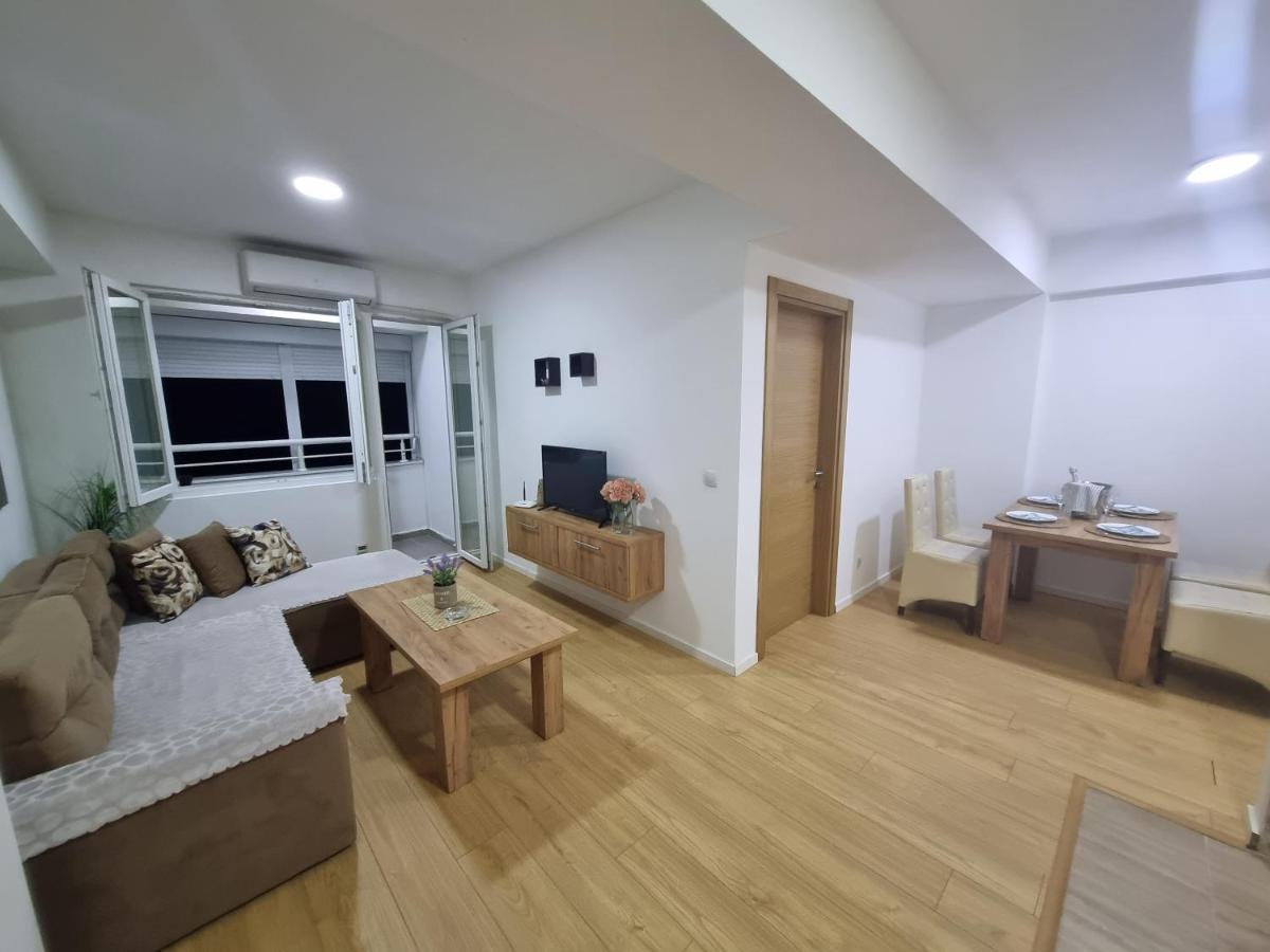 Golden Sun Skopje Apartment Екстериор снимка