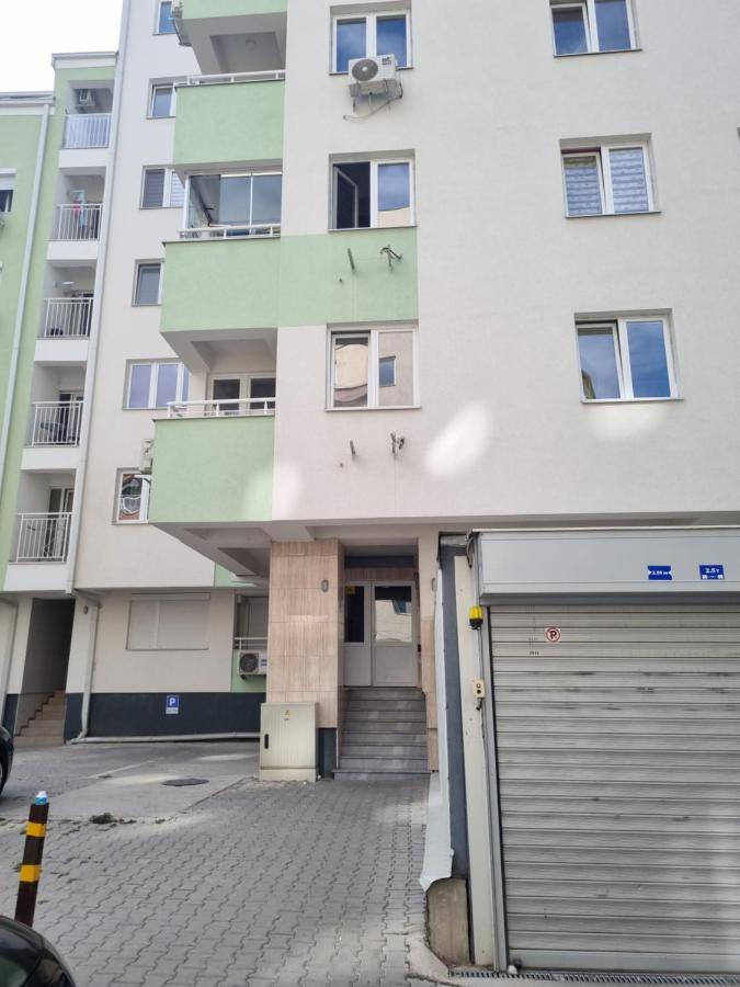 Golden Sun Skopje Apartment Екстериор снимка